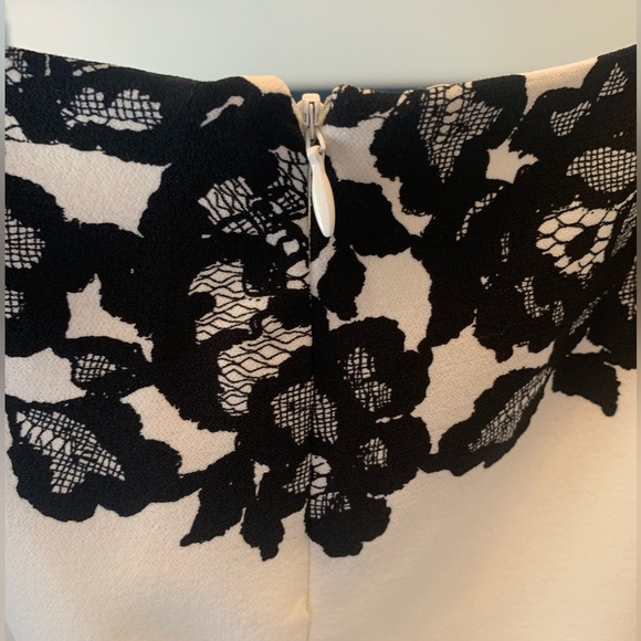 Lace Print Shift Dress - Picture 7 of 8